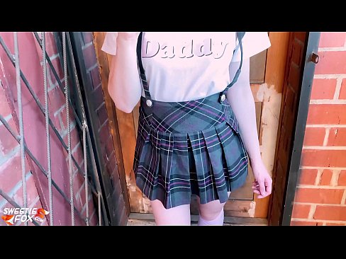 ❤️ Schoolgirl ດູດ dick ຂອງນາງເລິກແລະ fucks ແທນທີ່ຈະຫ້ອງຮຽນ. ❤️❌ ສະຫຼັດ ຢູ່ພວກເຮົາ ❌❤